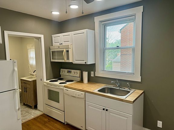 4th image of 931 Baldwin St Floor 1
