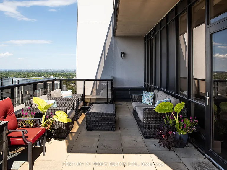 100 Harrison Garden Blvd #Penthouse 14 — Photo 8