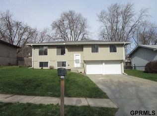 5118 S 104th St, Omaha, NE 68127