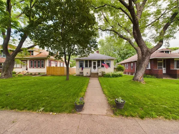 554 Lexington Pkwy N, Saint Paul, MN 55104
