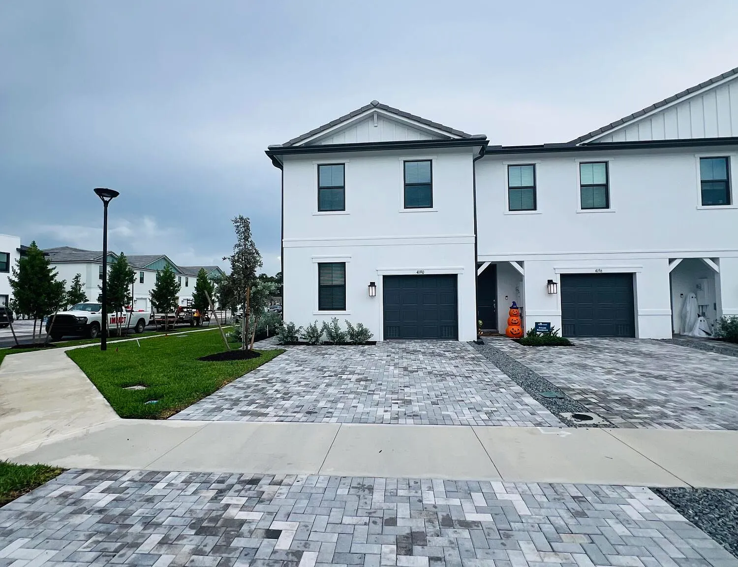 3 bed, 2.5 bath, 1750 sqft, $3,400 — Photo 2