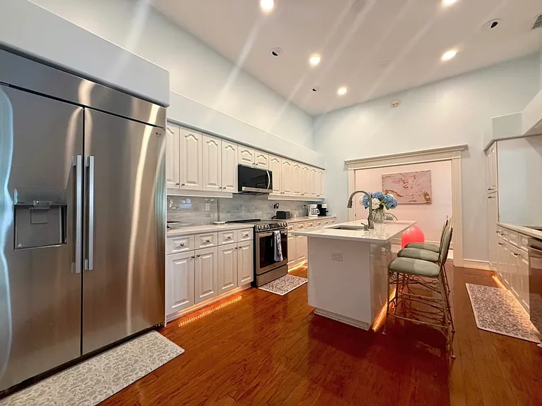 21033 Violet Rd — Photo 12