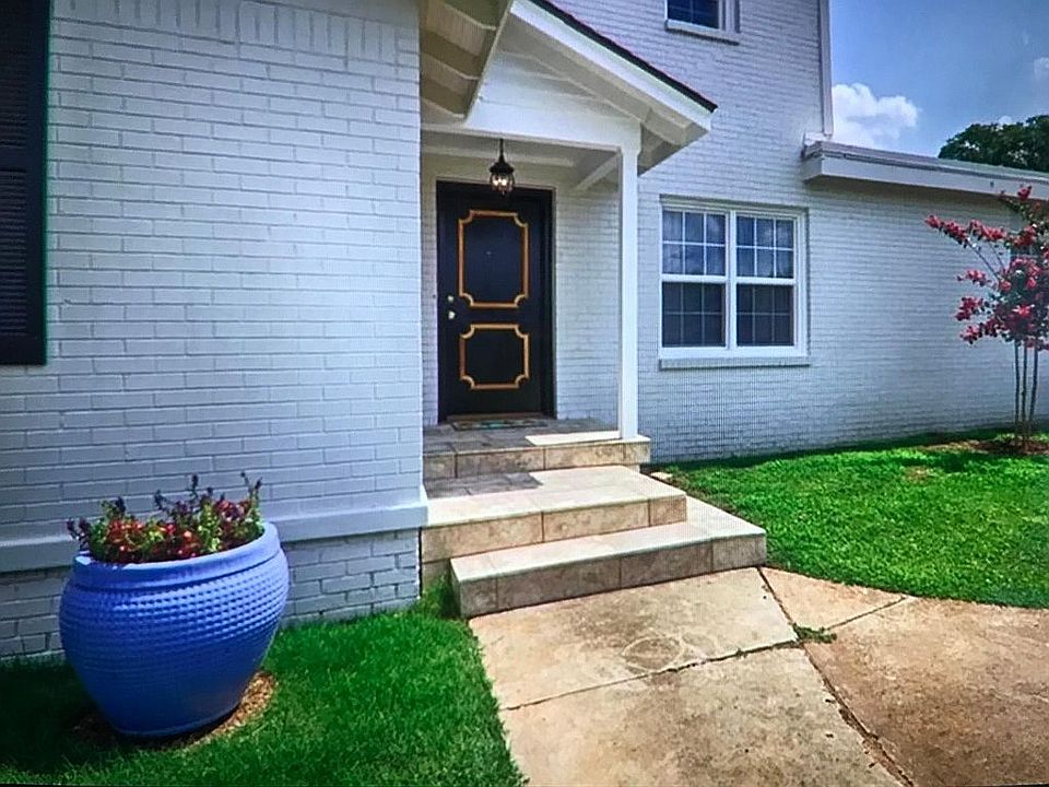 Entrance to Upstairs Unit, Faces Bedford 
