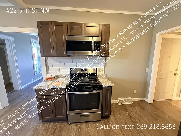 422 5th St NW — Photo 9