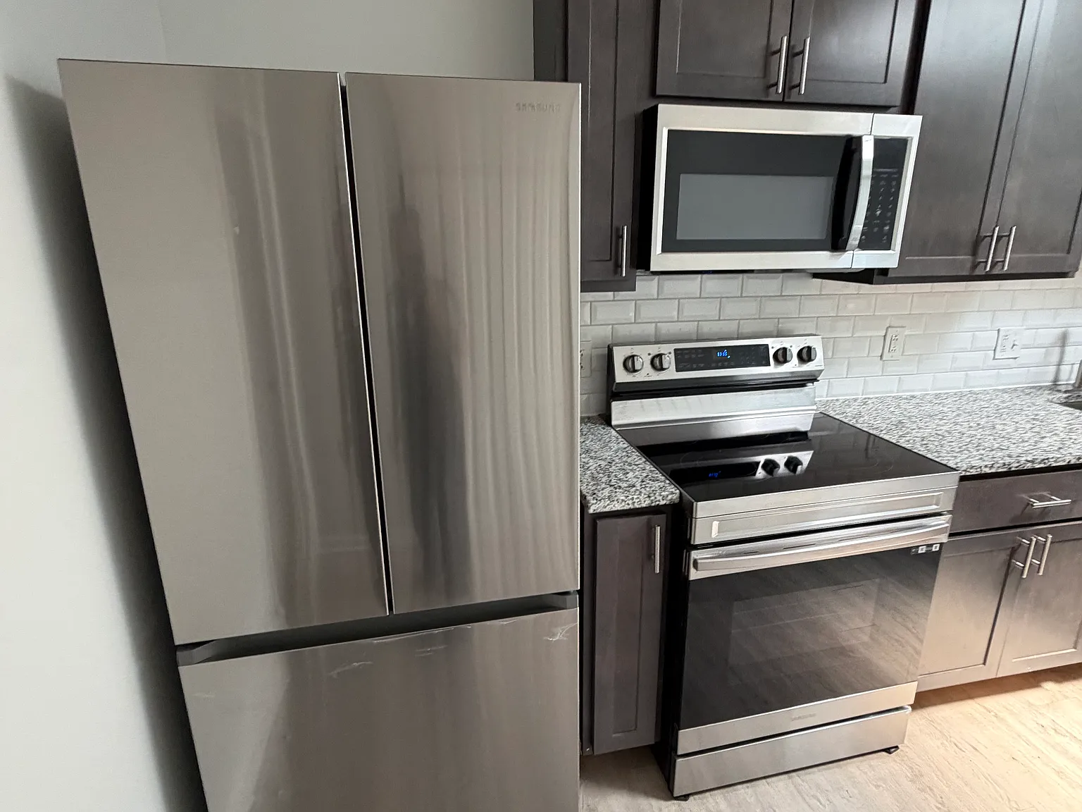 1 bed, 800 sqft, $1,300 — Photo 2