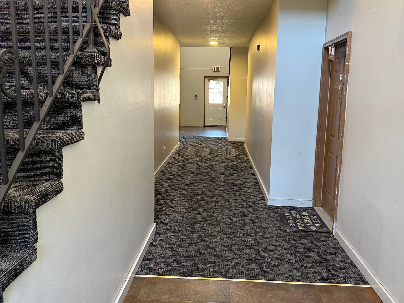 2 bed, 825 sqft, $1,100 — Photo 3