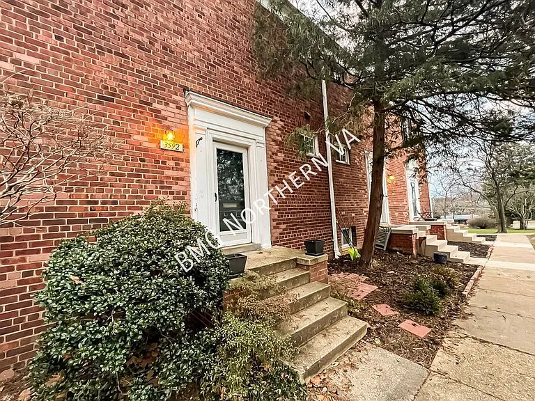 3592 Martha Custis Dr #303 — Photo 2