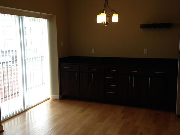 4th image of 5621 Pershing Ave APT 33
