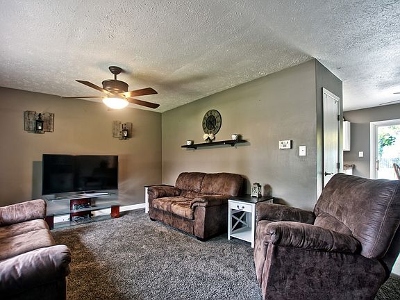 4th image of 66196 Hartzler Blvd