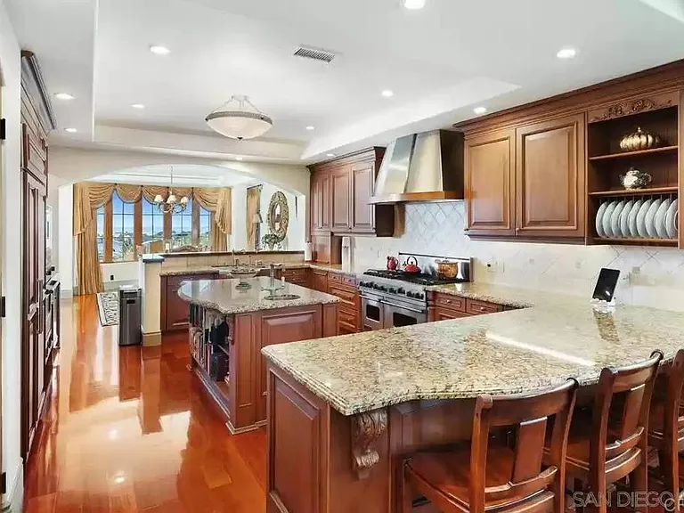 555 Ocean Blvd — Photo 27