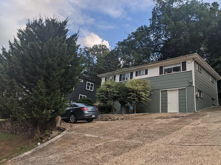 830 Dartmouth St — Photo 1
