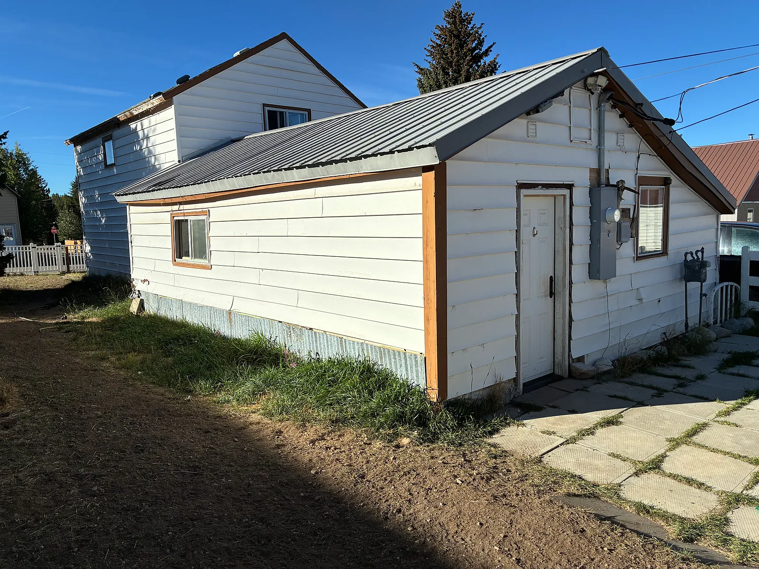 3 bed, 1398 sqft, $2,100 — Photo 2