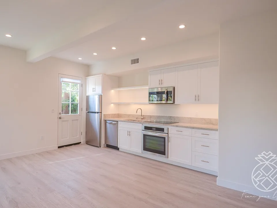 12333 Victoria Ave #2