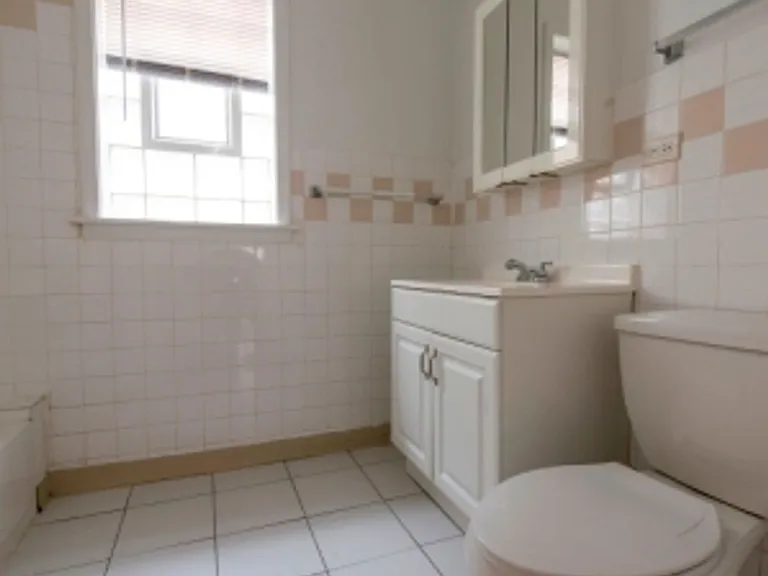 7722 S Kingston Ave — Photo 2