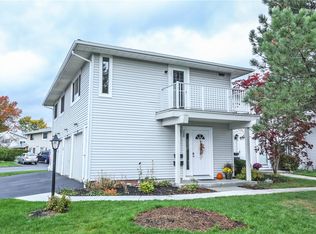 728 Eastbrooke Ln, Rochester, NY 14618