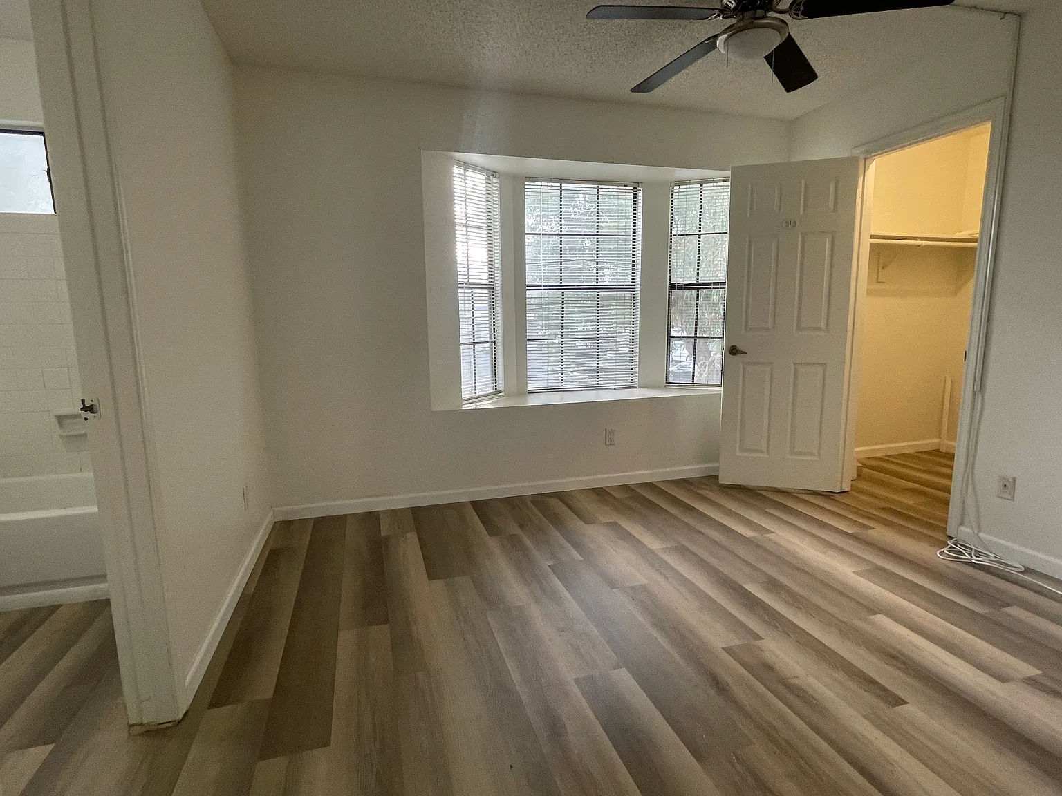 3 bed, 2.5 bath, 1098 sqft, $1,995 — Photo 4