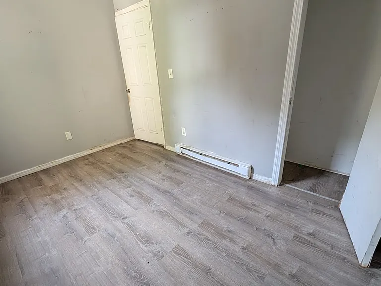 16 Market St #1 — Photo 3