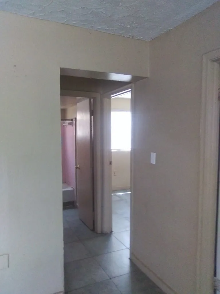 2 bed, 689 sqft, $900 — Photo 2