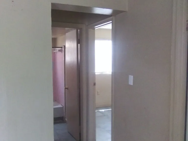 501 SW 10th St #3 — Photo 2