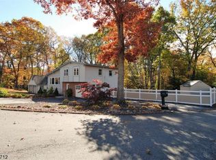 51 Hopi Trl, Oak Ridge, NJ 07438