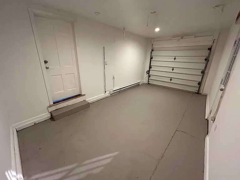 339 Glenwood Ave — Photo 6