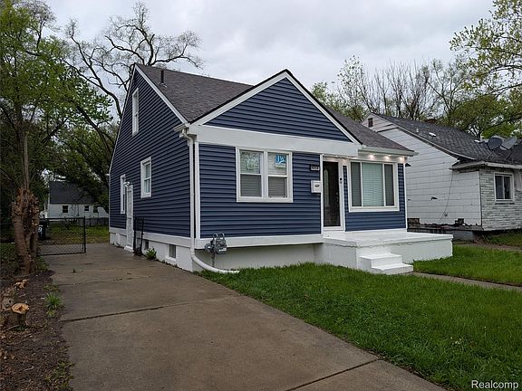 3rd image of 8459 Pierson St