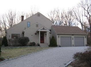 34 Gentian Dr, South Kingstown, RI 02879