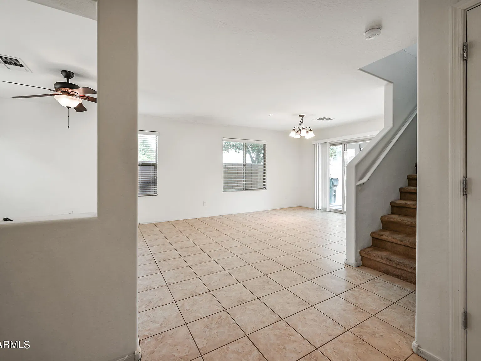 3 bed, 2.5 bath, 1748 sqft, $2,195 — Photo 2