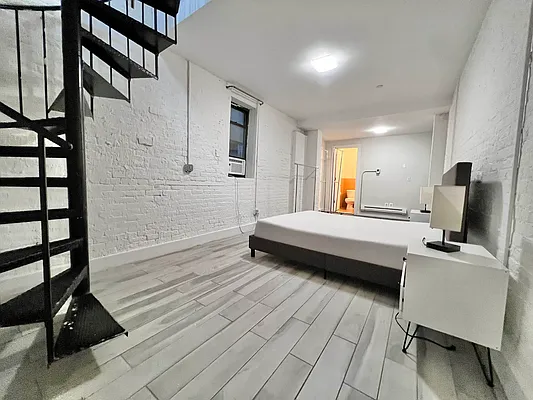 Rented by ERNY LLC | media 9