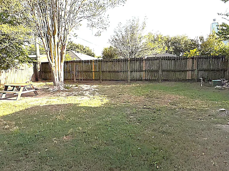 15811 Beechnut St — Photo 16