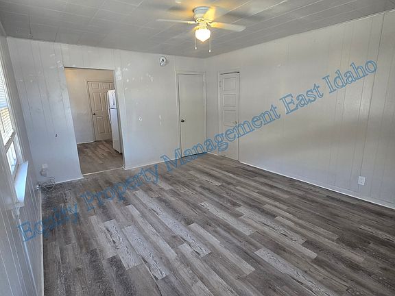 2nd image of 815 E Clark St