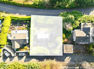 3575 Sunset Ln, West Vancouver, BC V7V0A9