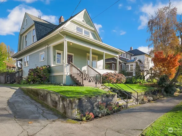5702 Woodlawn Avenue N, Seattle, WA 98103