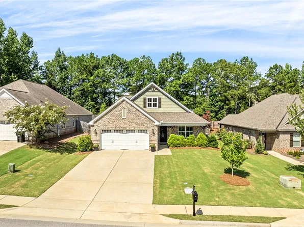 1084 Hampstead Ln, Opelika, AL 36801