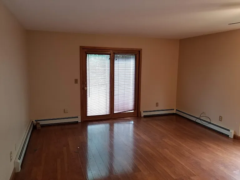 918 Woodland Dr — Photo 4