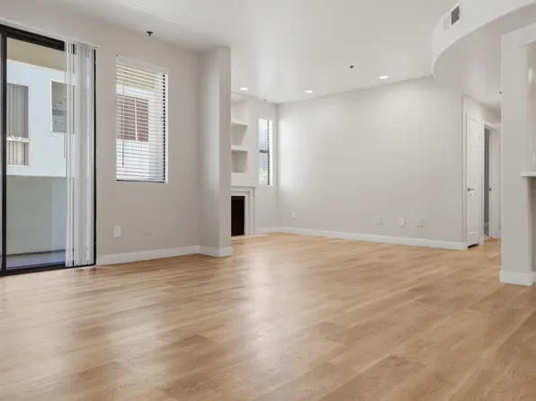 4623 Willis Ave #105, Sherman Oaks, CA 91403