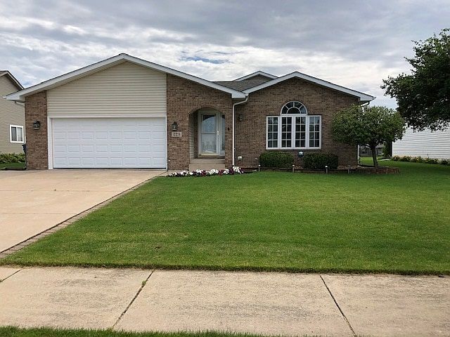 1st image of 725 Rose Bush Ln