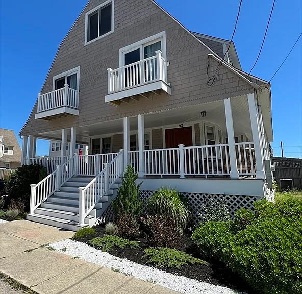 92 Manomet Ave — Photo 1