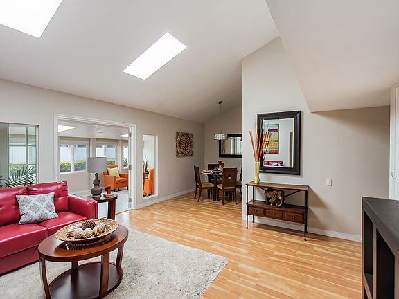 Living Rm to Sun Porch