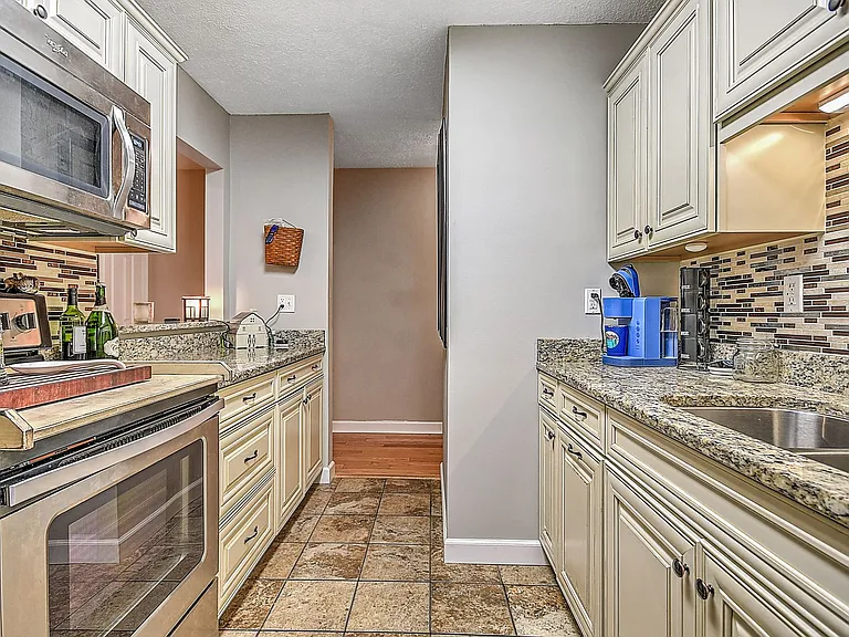 780 Hamilton Rd #F8 — Photo 20