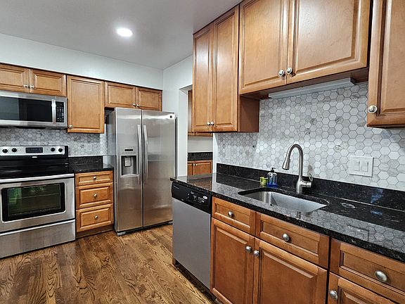 3rd image of 6517 Kemper Lakes Ct