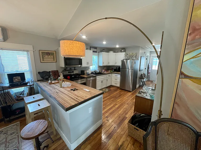 1219 New Castle St #B — Photo 6