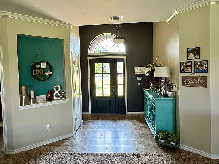 1250 Lynn Ln — Photo 1