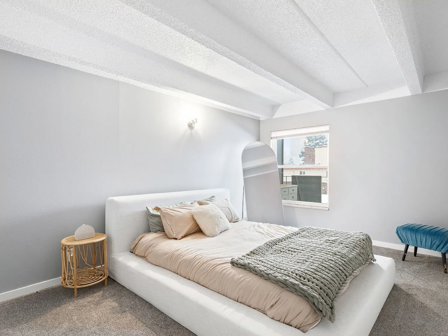1 bed, 703 sqft, $2,200 — Photo 2