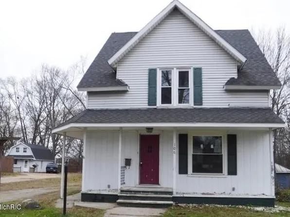 106 Pine St, Decatur, MI 49045