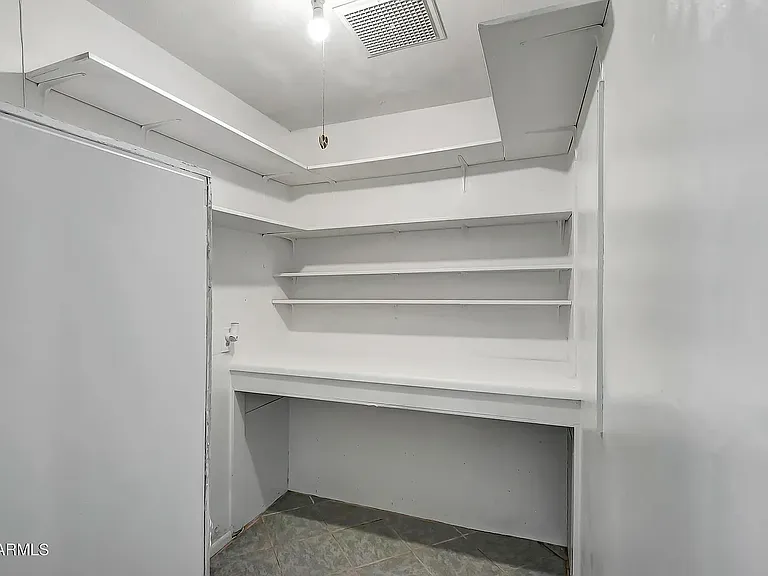 5601 W Carol Ave — Photo 18