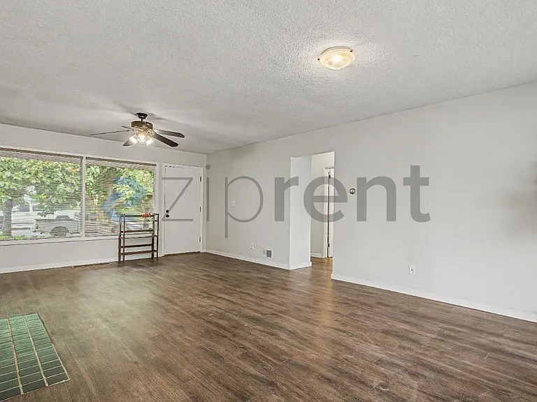 1315 N Russet St — Photo 7