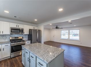 401 Dyer St, Springdale, AR 72762