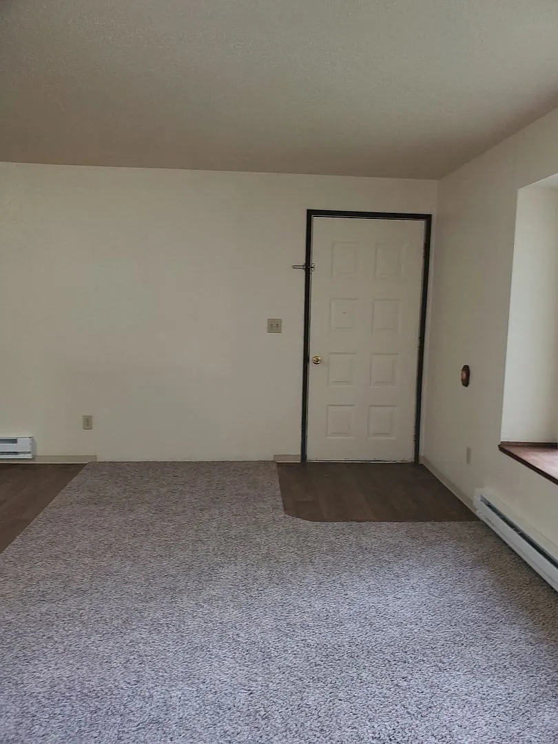 2 Bedroom 1 Bath Duplex — Photo 3