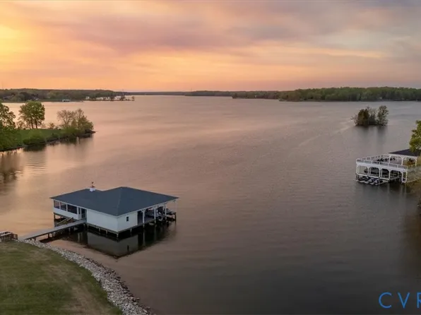 26 Lake Ct, Bumpass, VA 23024